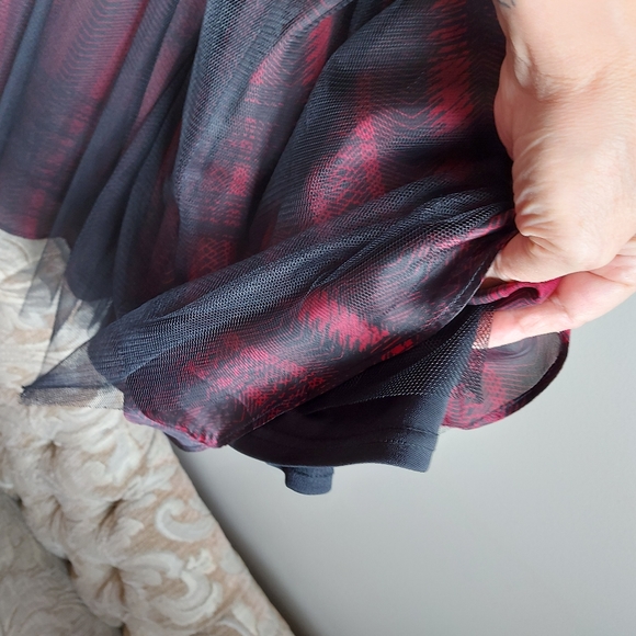 LOVE & LEGEND ♡ Ladies Dress - Picture 4 of 14